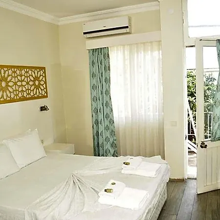 Park Hotel *